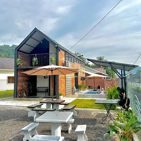 Kurie Redbrick House Vila